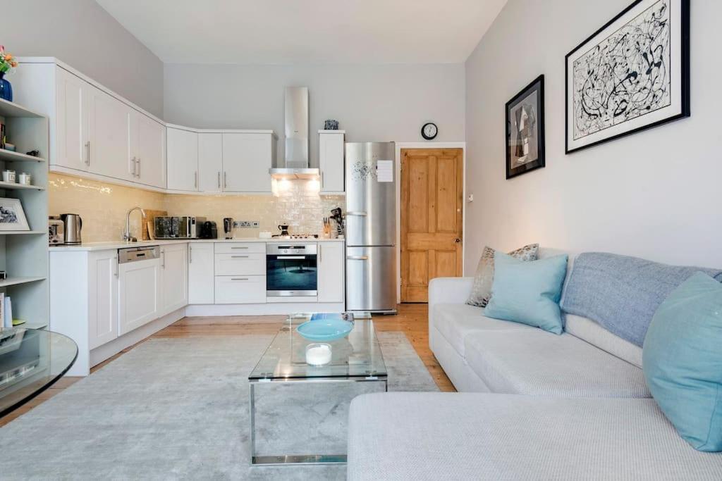 شقة Contemporary Clapham Living لندن المظهر الخارجي الصورة