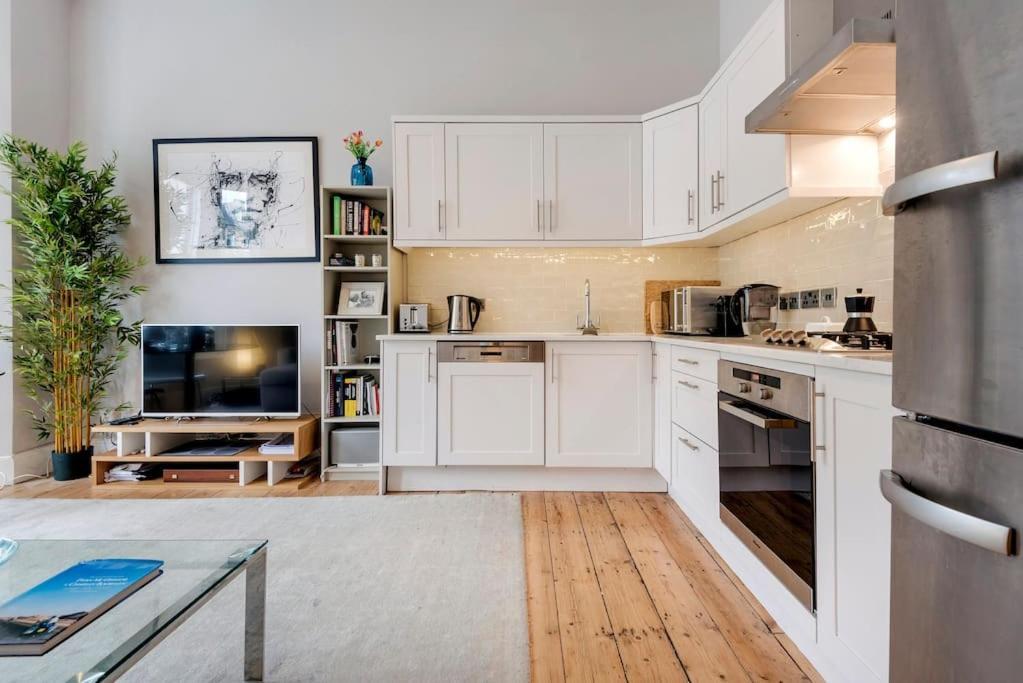 شقة Contemporary Clapham Living لندن المظهر الخارجي الصورة